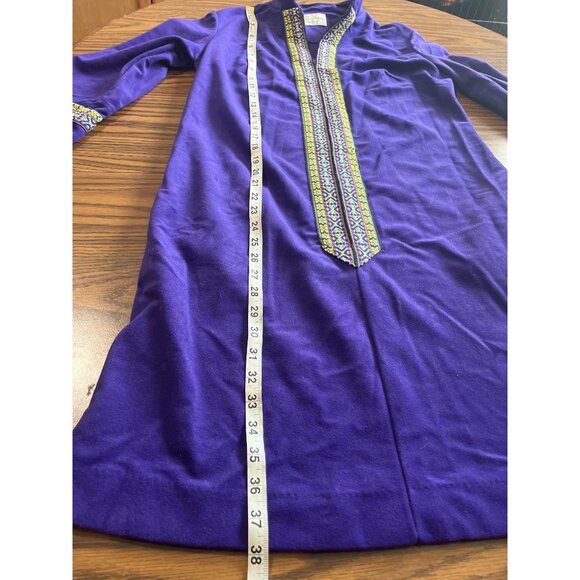 Vintage 1970’s At Home Wear for Van Raalte Purple Button Robe With embroidery - Picture 7 of 8